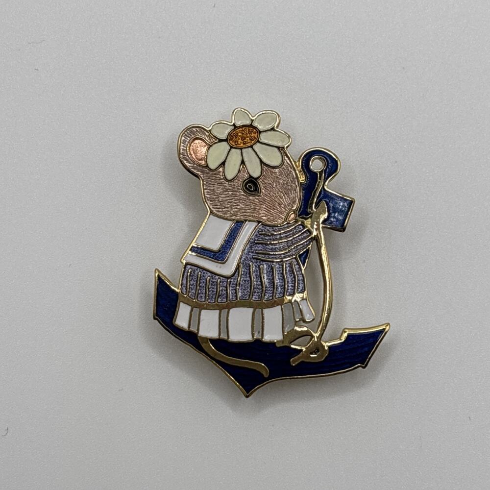 Vintage Fish Brand Cloisonne Enamel Pin Brooch Sailor Mouse Holding Anchor Dais